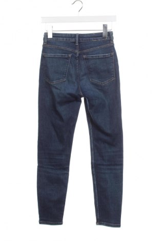Blugi de femei Bershka, Mărime XS, Culoare Albastru, Preț 31,89 Lei