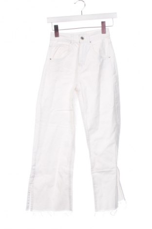 Blugi de femei Bershka, Mărime XXS, Culoare Alb, Preț 73,98 Lei