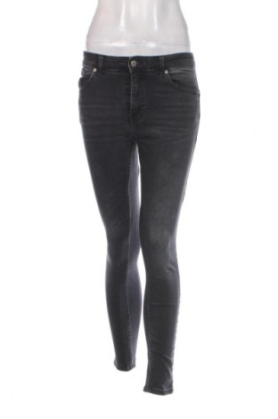 Damskie jeansy Reserved, Rozmiar S, Kolor Czarny, Cena 16,99 zł