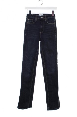 Blugi de femei Zara, Mărime XS, Culoare Albastru, Preț 85,66 Lei