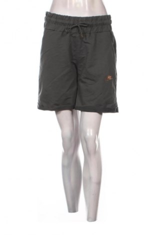 Pantaloni scurți de femei Nike, Mărime XXL, Culoare Verde, Preț 99,99 Lei