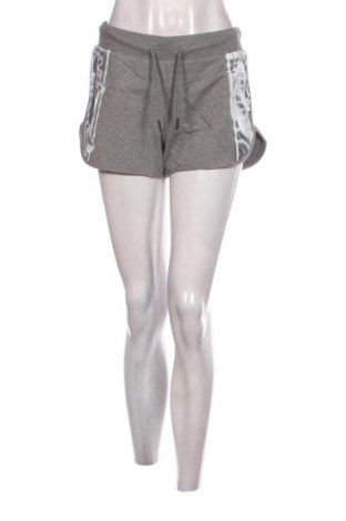 Γυναικείο κοντό παντελόνι Plein Sport, Μέγεθος M, Χρώμα Γκρί, Τιμή 16,99 €