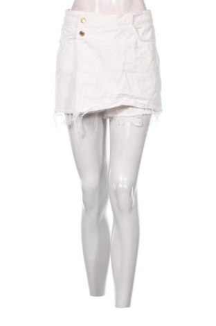 Pantaloni scurți de femei Zara, Mărime M, Culoare Alb, Preț 78,99 Lei