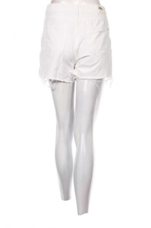 Pantaloni scurți de femei Zara, Mărime M, Culoare Alb, Preț 78,99 Lei