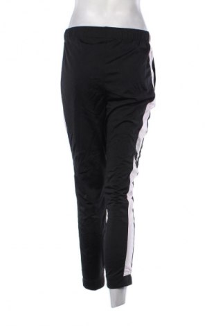 Pantaloni trening de femei Nike, Mărime L, Culoare Multicolor, Preț 133,99 Lei