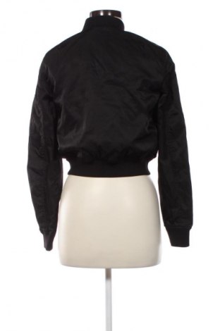 Geacă de femei Pull&Bear, Mărime S, Culoare Negru, Preț 156,99 Lei