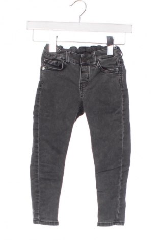 Kinderjeans H&M, Größe 3-4y/ 104-110 cm, Farbe Schwarz, Preis 11,99 €