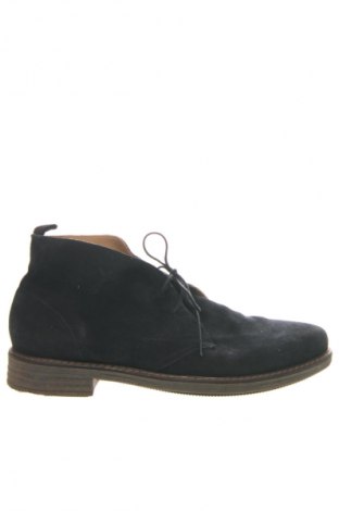 Férfi cipők
 Armani, Méret 45, Szín Kék, Ár 38 519 Ft