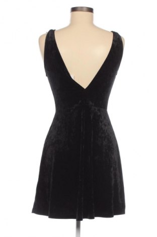 Kleid H&M Divided, Größe S, Farbe Schwarz, Preis 10,99 €