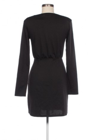 Kleid NA-KD, Größe S, Farbe Schwarz, Preis 17,99 €