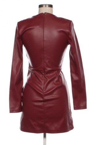 Sukienka Stradivarius, Rozmiar M, Kolor Czerwony, Cena 103,61 zł