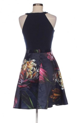 Kleid Swing, Größe M, Farbe Mehrfarbig, Preis 152,99 €