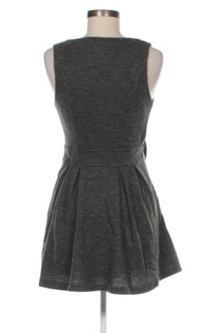 Kleid Yumi, Größe M, Farbe Grün, Preis € 6,99