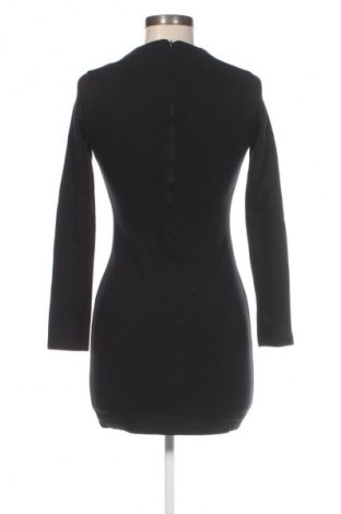 Рокля Zara, Размер S, Цвят Черен, Цена 27,99 лв.