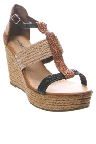 Sandalen, Größe 38, Farbe Mehrfarbig, Preis 19,96 €