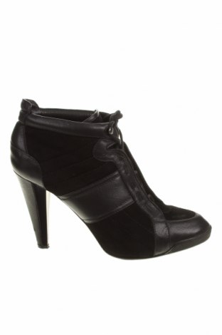 Дамски обувки Tod's, Размер 38, Цвят Черен, Естествен велур, естествена кожа, Цена 74,40 лв.