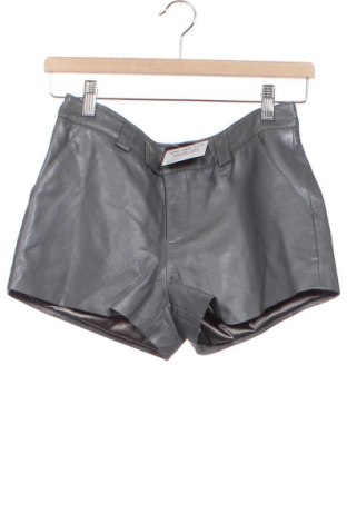 Дамски къс панталон Marciano, Размер XS, Цвят Сив, Естествена кожа, Цена 72,00 лв.