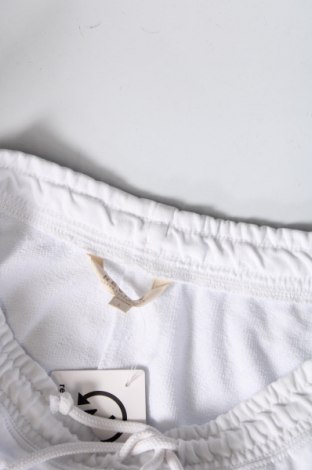Pantaloni scurți de femei Review, Mărime L, Culoare Alb, Preț 63,16 Lei