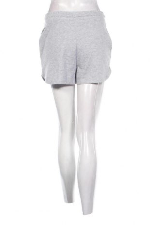 Γυναικείο κοντό παντελόνι Review, Μέγεθος S, Χρώμα Γκρί, Τιμή 49,48 €