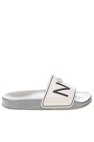 Papuci N 21, Mărime 38, Culoare Argintiu, Preț 500,18 Lei