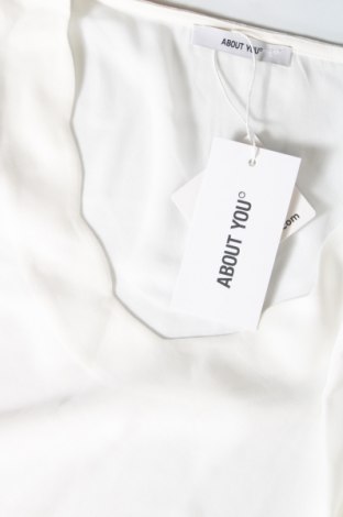 Γυναικεία μπλούζα About You, Μέγεθος M, Χρώμα Λευκό, Τιμή 3,09 €