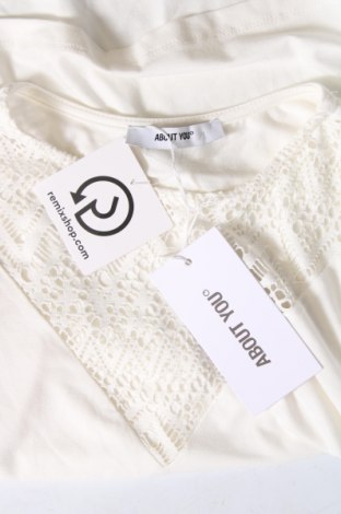Damen Shirt About You, Größe M, Farbe Weiß, Preis 20,62 €
