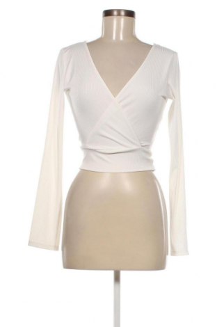 Дамска блуза Bershka, Размер M, Цвят Бял, Цена 11,40 лв.