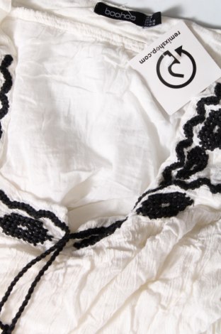 Damen Shirt Boohoo, Größe S, Farbe Weiß, Preis 13,22 €