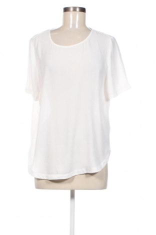 Damen Shirt Gina Tricot, Größe M, Farbe Weiß, Preis 3,05 €