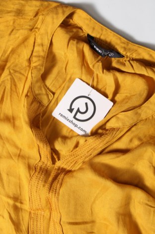 Дамска блуза LC Waikiki, Размер M, Цвят Жълт, Цена 10,04 лв.