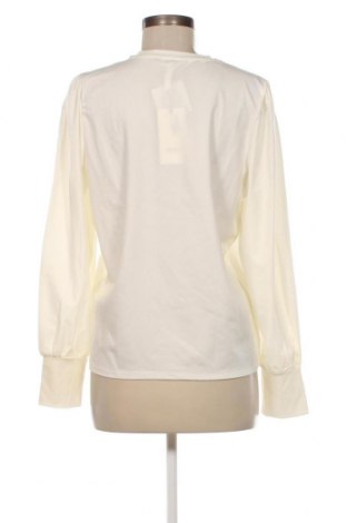 Дамска блуза Object, Размер L, Цвят Бял, Цена 72,00 лв.