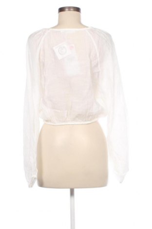 Дамска блуза Sinsay, Размер M, Цвят Бял, Цена 31,00 лв.