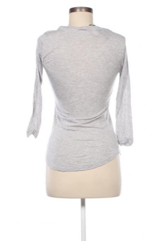 Damen Shirt Stradivarius, Größe L, Farbe Grau, Preis € 4,94