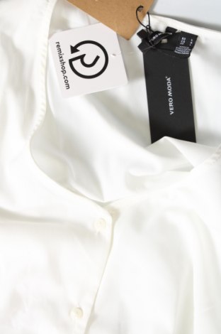 Дамска риза Vero Moda, Размер L, Цвят Бял, Цена 40,00 лв.