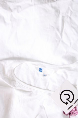 Dámské tričko Aiiz, Velikost M, Barva Bílá, Cena  351,00 Kč