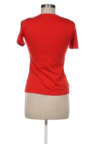Γυναικείο t-shirt Guess, Μέγεθος S, Χρώμα Κόκκινο, Τιμή 30,85 €