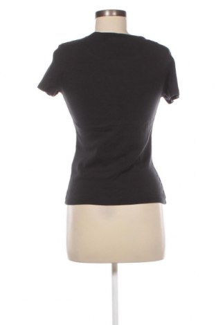 Tricou de femei Levi's, Mărime S, Culoare Negru, Preț 190,79 Lei
