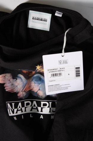 Γυναικείο t-shirt Napapijri x Fiorucci, Μέγεθος S, Χρώμα Μαύρο, Τιμή 60,31 €