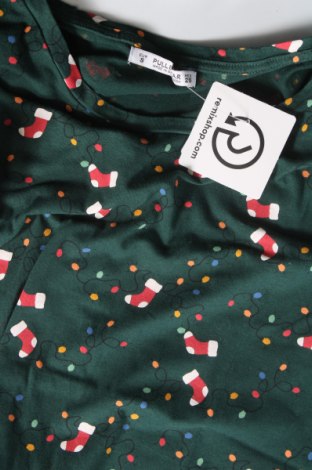 Дамска тениска Pull&Bear, Размер S, Цвят Зелен, Цена 12,94 лв.