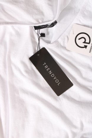 Damen T-Shirt Trendyol, Größe 4XL, Farbe Weiß, Preis € 17,01