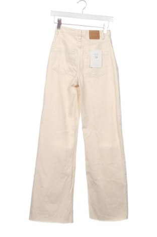 Damen Jeans Bershka, Größe XS, Farbe Ecru, Preis 32,01 €