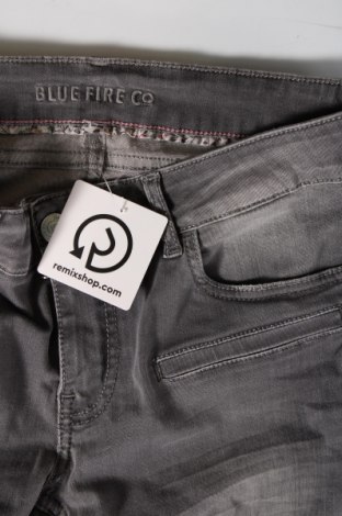 Damen Jeans Blue Fire Co, Größe S, Farbe Grau, Preis 3,83 €