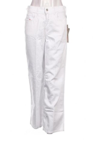 Γυναικείο Τζίν Diesel, Μέγεθος M, Χρώμα Λευκό, Τιμή 52,18 €