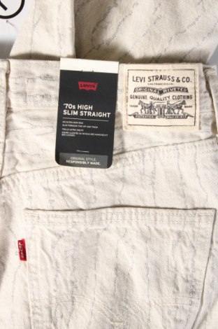 Дамски дънки Levi's, Размер XL, Цвят Екрю, Цена 45,08 лв.