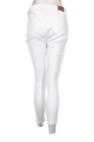 Damskie jeansy ONLY Carmakoma, Rozmiar XL, Kolor Biały, Cena 130,61 zł