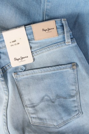Dámske džínsy  Pepe Jeans, Veľkosť M, Farba Modrá, Cena  22,41 €