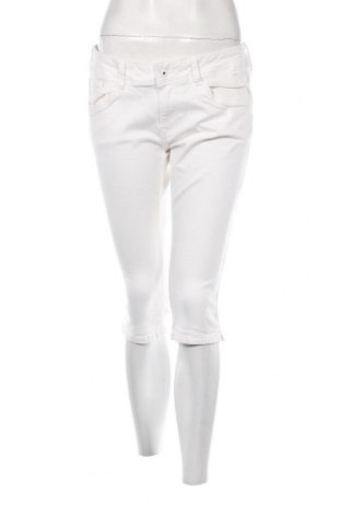 Дамски дънки Pepe Jeans, Размер XL, Цвят Бял, Цена 64,40 лв.