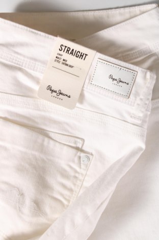 Дамски дънки Pepe Jeans, Размер XL, Цвят Бял, Цена 161,00 лв.