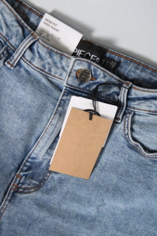 Dámske džínsy  Pieces, Veľkosť S, Farba Modrá, Cena  10,16 €