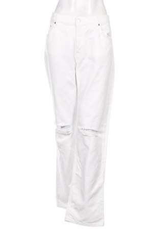 Дамски дънки Pull&Bear, Размер XL, Цвят Бял, Цена 23,92 лв.